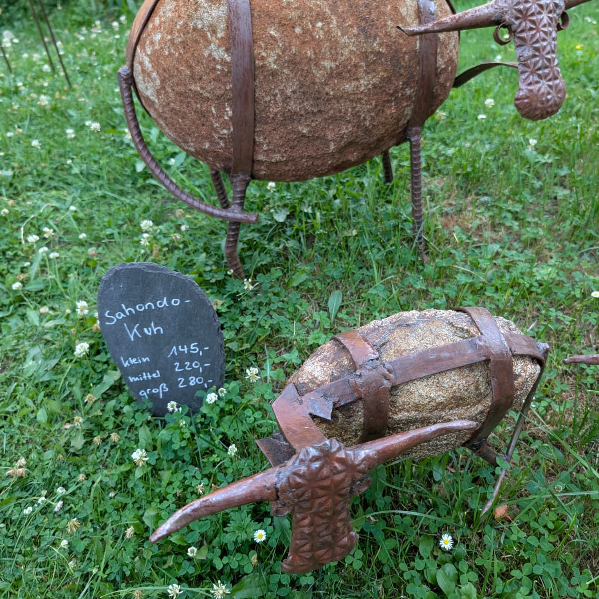 Edgar Sahondo - Bulls Unikate Koos Geest zur Abholung - Shona-Art Shop - Kunst Skulptur aus Stein, dekorativ für den Aussenbereich und Interior