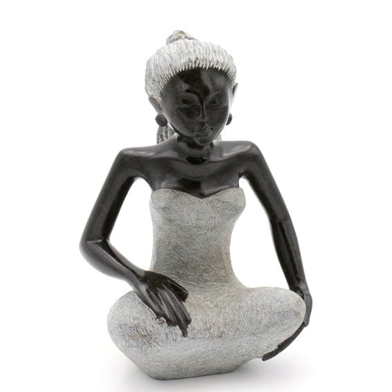 Ephias Chivhunga - Sitting Girl - Shona-Art Shop - Kunst Skulptur aus Stein, dekorativ für den Aussenbereich und Interior
