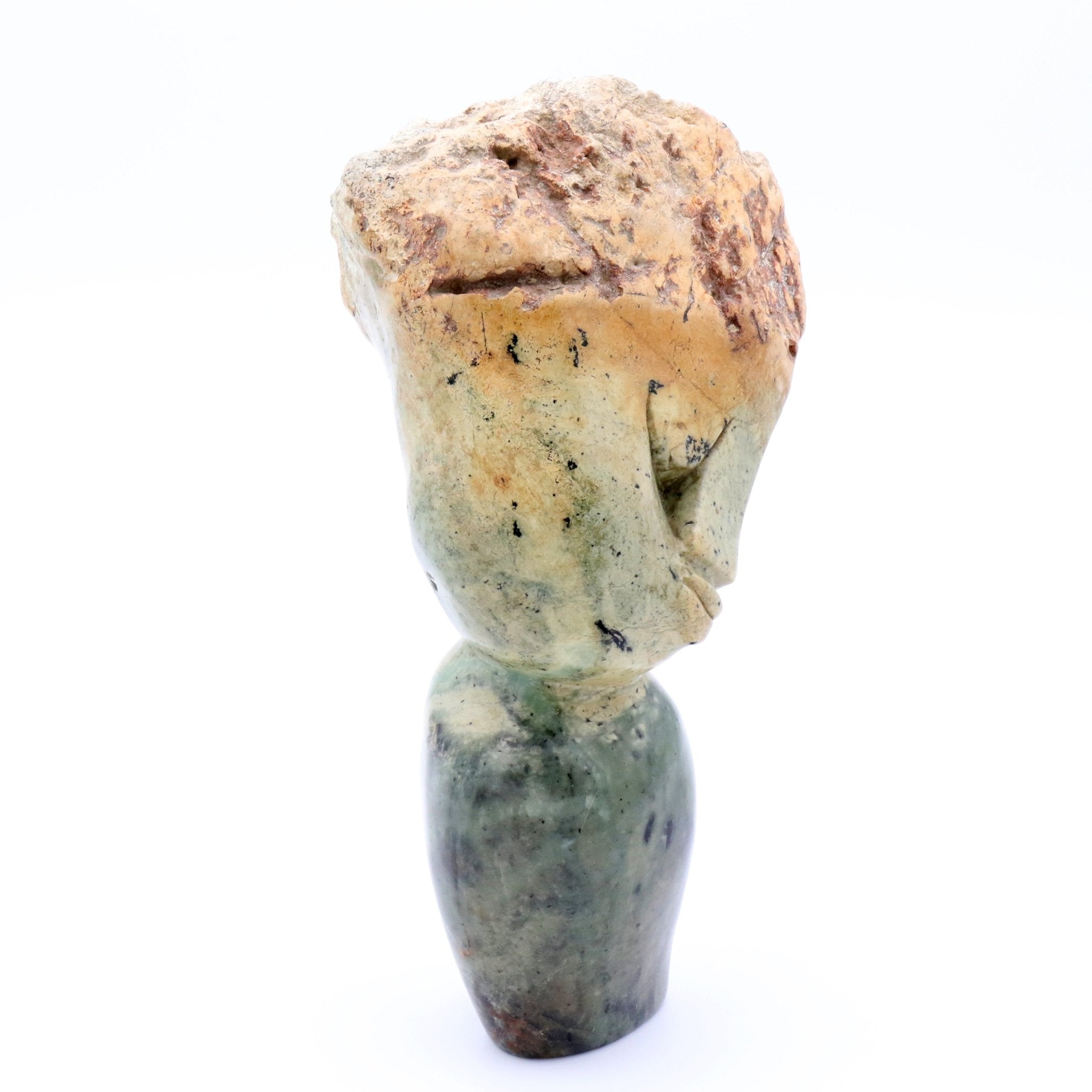 Tarisai Tsine - Thinking - Shona-Art Shop - Kunst Skulptur aus Stein, dekorativ für den Aussenbereich und Interior